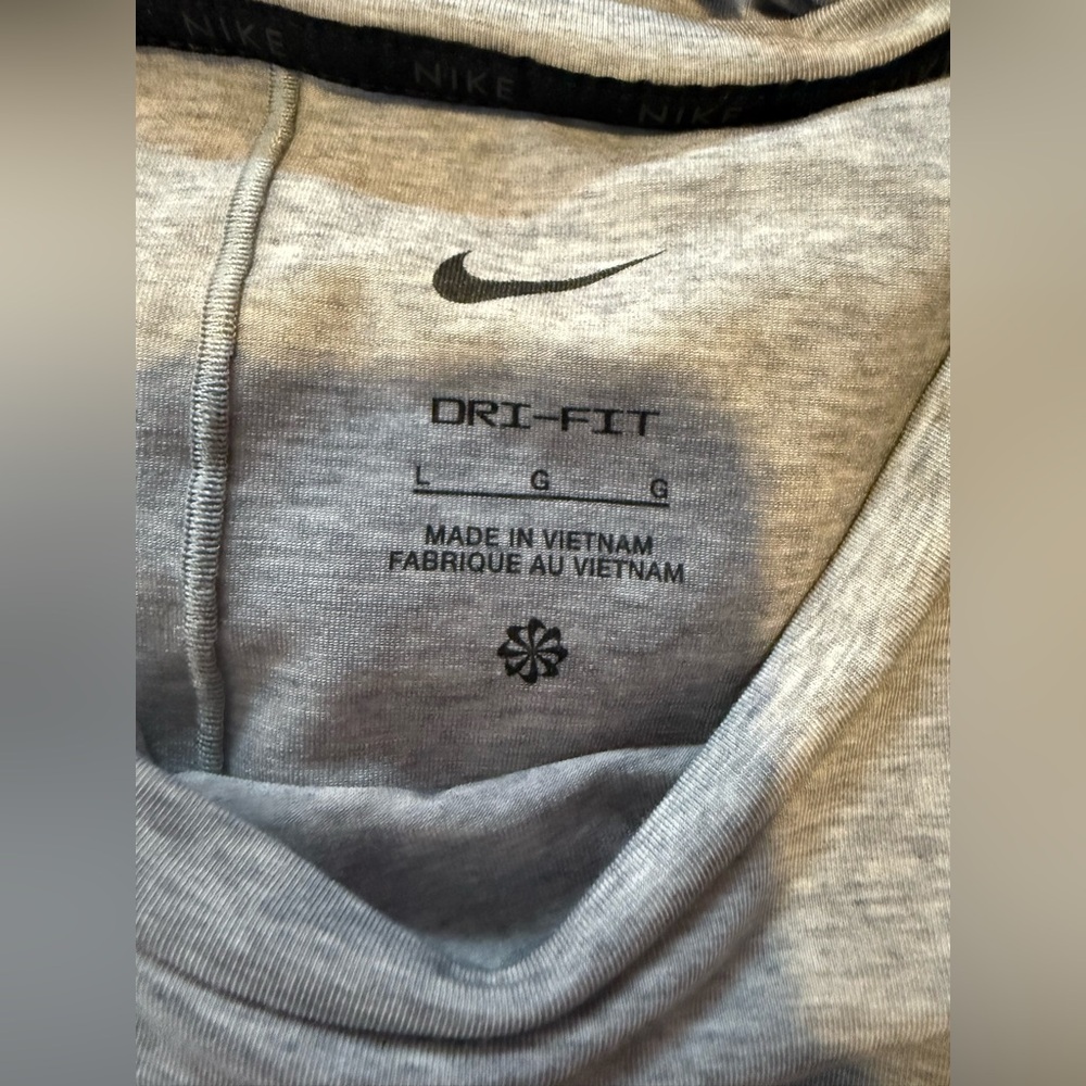 Nike Women’s Dri Fit Gray Women's Twist Front Top size Large - Picture 5 of 5